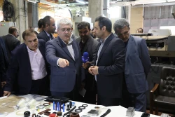 بازدید معاون علمی رئیس جمهور از شرکت های نانویی مسقر در پژوهشگاه پلیمر
 3