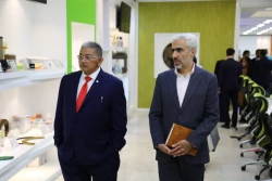 بازدید وزیر امور خارجه برونئی از ستاد فناوری نانو
 4