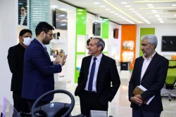 بازدید معاون وزیر علوم کوبا از ستاد توسعه فناوری نانو و میکرو 18