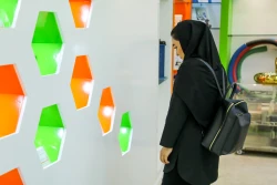 بازدید دانشجویان دانشگاه علوم پزشکی اردبیل از نمایشگاه ستاد توسعه فناوری نانو و میکرو 7