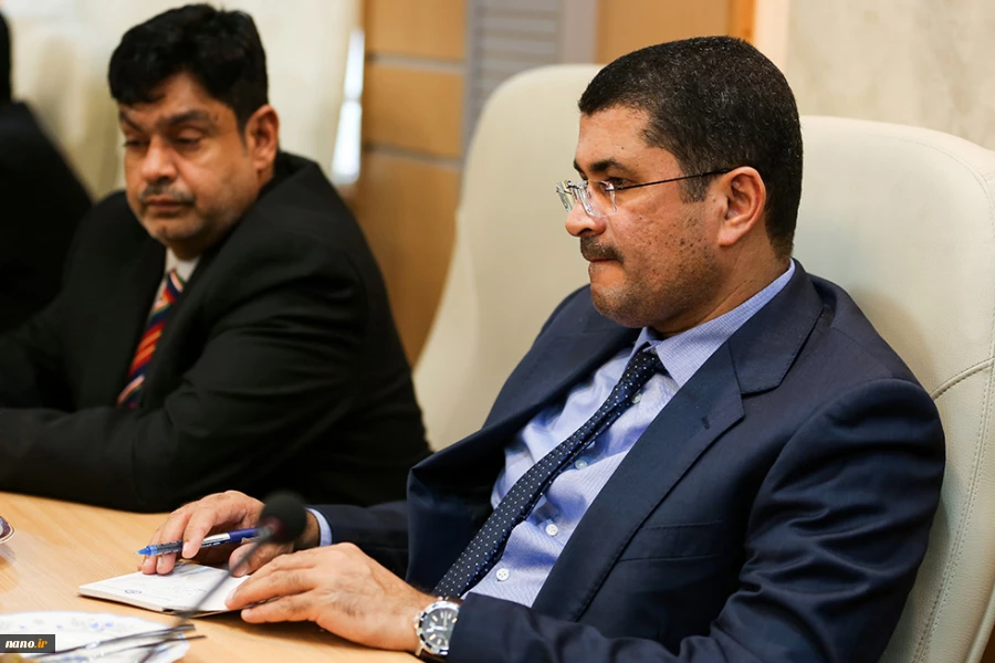 بازدید اساتید و مسئولان دانشگاه دفاع ملی عمان از ستاد نانو و میکرو 11