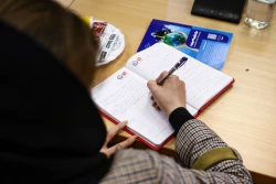 نشست با فناوران و صنایع حوزه رنگ و رزین 13