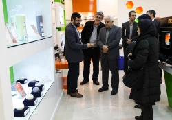 بازدید رئیس شورای ملی ایمنی زیستی و جمعی از مدیران سازمان محیط زیست  از ستاد 18