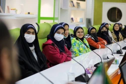 بازدید دانش آموزان دبیرستان شهید بینائی منطقه 15 از نمایشگاه ستاد نانو و میکرو 2