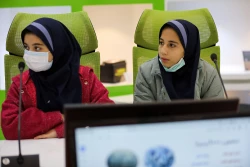 بازدید دانش آموزان دبیرستان شهید بینائی منطقه 15 از نمایشگاه ستاد نانو و میکرو 9