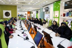 بازدید دانش آموزان دبیرستان شهید بینائی منطقه 15 از نمایشگاه ستاد نانو و میکرو 14