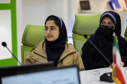 بازدید دانش آموزان دبیرستان شهید بینائی منطقه 15 از نمایشگاه ستاد نانو و میکرو 12