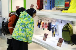 بازدید دانش آموزان دبیرستان شهید بینائی منطقه 15 از نمایشگاه ستاد نانو و میکرو 19