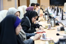 نشست هم‌اندیشی با خبرنگاران و فعالان رسانه‌ای حوزه بین‌الملل 9