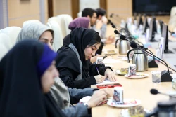 نشست هم‌اندیشی با خبرنگاران و فعالان رسانه‌ای حوزه بین‌الملل 9