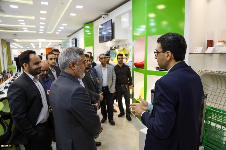 بازدید جناب آقای مهندس زارعی معاون هماهنگی هلدینگ راه و شهرسازی قرارگاه خاتم النبیاء از ستاد نانو و میکرو 4