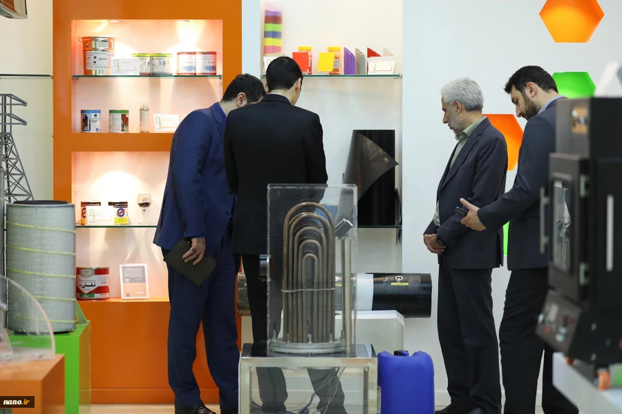 بازدید دکتر مالک شریعتی نماینده محترم مردم تهران در مجلس از نمایشگاه ستاد نانو ومیکرو 14