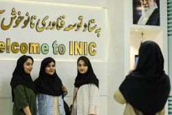 بازدید دانشجویان دانشگاه علوم پزشکی جندی شاپور اهواز از نمایشگاه ستاد توسعه فناوری‌های نانو و میکرو 4