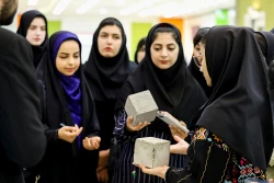 بازدید دانشجویان دانشگاه علوم پزشکی جندی شاپور اهواز از نمایشگاه ستاد توسعه فناوری‌های نانو و میکرو 6