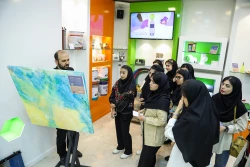 بازدید دانشجویان دانشگاه علوم پزشکی جندی شاپور اهواز از نمایشگاه ستاد توسعه فناوری‌های نانو و میکرو 8