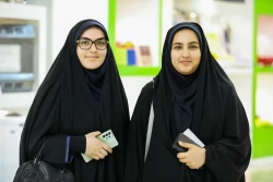 بازدید دانشجویان دانشگاه علوم پزشکی جندی شاپور اهواز از نمایشگاه ستاد توسعه فناوری‌های نانو و میکرو 14