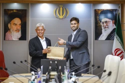 بازدید مسئولین وزارت‌کشاورزی و شرکت‌های فعال درحوزه کشاورزی کشور مالزی از ستاد‌توسعه‌‌فناوری‌های نانو ومیکرو 15