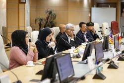 بازدید مسئولین وزارت‌کشاورزی و شرکت‌های فعال درحوزه کشاورزی کشور مالزی از ستاد‌توسعه‌‌فناوری‌های نانو ومیکرو 12