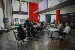 رویداد تامین مالی و سرمایه گذاری خطر پذیری در مرکز صنعتی سازی نانوفناوری کاربردی (آکام)
 15