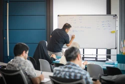 رویداد تامین مالی و سرمایه گذاری خطر پذیری در مرکز صنعتی سازی نانوفناوری کاربردی (آکام)
 16