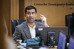 نشست علمی تخصصی مرکز پژوهش‌های توسعه و آینده‌نگری با عنوان "سیاست‌های توسعه فنّاوری‌های راهبردی در ایران" 12