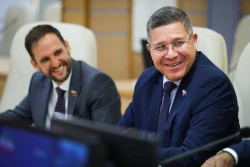 بازدید معاون وزیر علوم کشور ونزوئلا از ستاد توسعه فناوری های نانو و میکرو 11