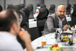 بازدید دبیر ستاد توسعه فناوری‌های نانو و میکرو از شرکت دارویی سینا ژن 6