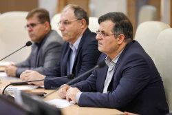 بازدید دکتر بیگ‌زاده مدیرعامل محترم شرکت سهامی نمایشگاه‌های بین‌المللی از ستاد نانو و میکرو
 2