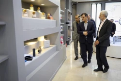 بازدید دکتر بیگ‌زاده مدیرعامل محترم شرکت سهامی نمایشگاه‌های بین‌المللی از ستاد نانو و میکرو
 3