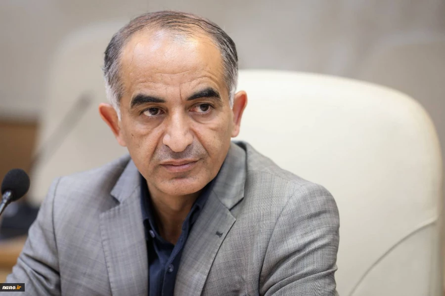 بازدید دکتر بیگ‌زاده مدیرعامل محترم شرکت سهامی نمایشگاه‌های بین‌المللی از ستاد نانو و میکرو
 10