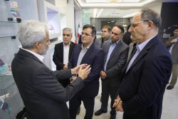 بازدید دکتر بیگ‌زاده مدیرعامل محترم شرکت سهامی نمایشگاه‌های بین‌المللی از ستاد نانو و میکرو
 11