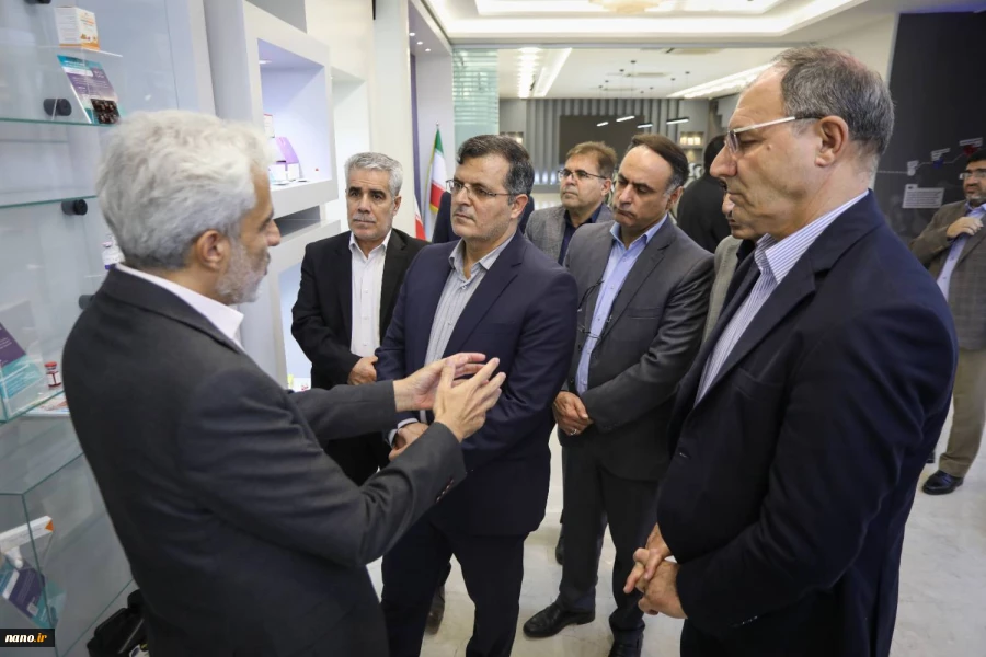بازدید دکتر بیگ‌زاده مدیرعامل محترم شرکت سهامی نمایشگاه‌های بین‌المللی از ستاد نانو و میکرو
 11