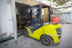 بازدید خبرنگاران و فعالان رسانه‌ای از شرکت نانویی اطلس سرام تولیدکننده آجرهای دیرگداز نیروگاهی
 13