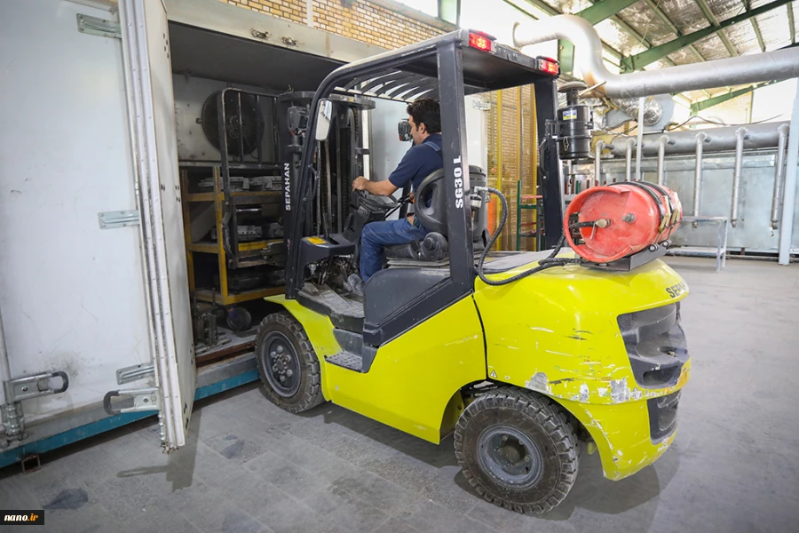 بازدید خبرنگاران و فعالان رسانه‌ای از شرکت نانویی اطلس سرام تولیدکننده آجرهای دیرگداز نیروگاهی
 13