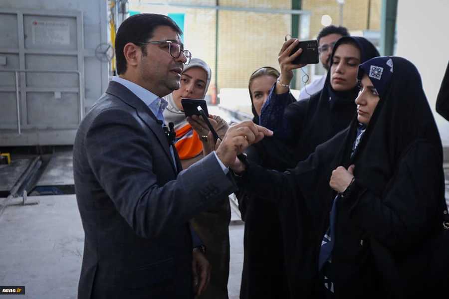 بازدید خبرنگاران و فعالان رسانه‌ای از شرکت نانویی اطلس سرام تولیدکننده آجرهای دیرگداز نیروگاهی
 14
