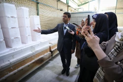 بازدید خبرنگاران و فعالان رسانه‌ای از شرکت نانویی اطلس سرام تولیدکننده آجرهای دیرگداز نیروگاهی
 15