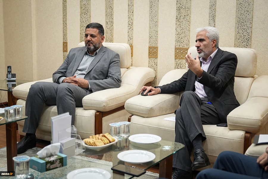 بازدید دکتر عظیمی‌راد سخنگوی کمیسیون آموزش مجلس از ستاد نانو 16