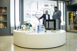 بازدید دکتر عظیمی‌راد سخنگوی کمیسیون آموزش مجلس از ستاد نانو 2