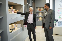 بازدید دکتر عظیمی‌راد سخنگوی کمیسیون آموزش مجلس از ستاد نانو 10
