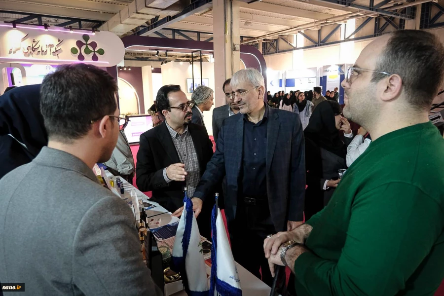 دومین روز شانزدهمین نمایشگاه نانو 11