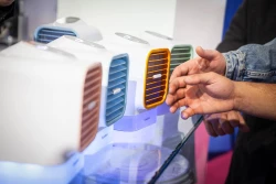 دومین روز شانزدهمین نمایشگاه نانو 13