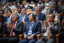 دومین روز شانزدهمین نمایشگاه نانو 21