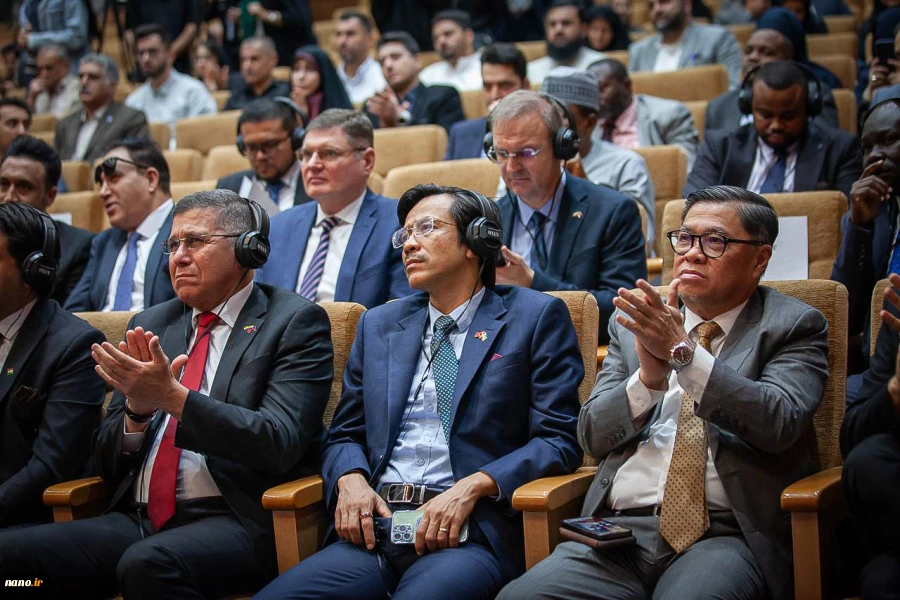 دومین روز شانزدهمین نمایشگاه نانو 21