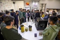 بازدید دانش آموزان دبیرستان ملاصدرا از
 نمایشگاه محصولات فناوری نانو 6