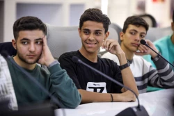 بازدید دانش آموزان دبیرستان ملاصدرا از
 نمایشگاه محصولات فناوری نانو 9