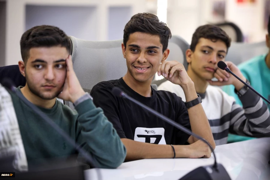 بازدید دانش آموزان دبیرستان ملاصدرا از
 نمایشگاه محصولات فناوری نانو 9