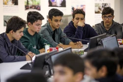 بازدید دانش آموزان دبیرستان ملاصدرا از
 نمایشگاه محصولات فناوری نانو 13