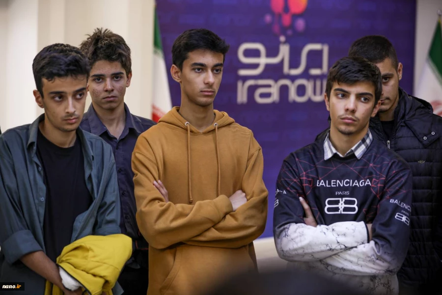 بازدید دانش آموزان دبیرستان ملاصدرا از
 نمایشگاه محصولات فناوری نانو 14