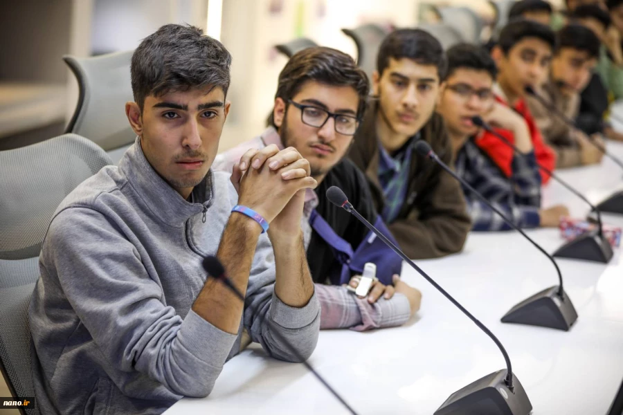 بازدید دانش آموزان دبیرستان ملاصدرا از
 نمایشگاه محصولات فناوری نانو 15