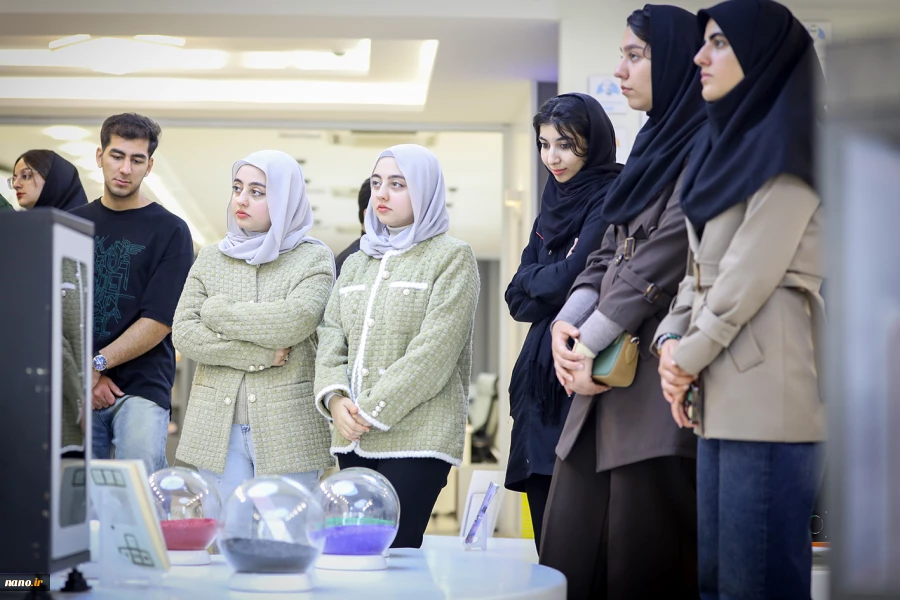 بازدید دانشجویان بین المللی امام خمینی قزوین از نمایشگاه ستاد نانو 20